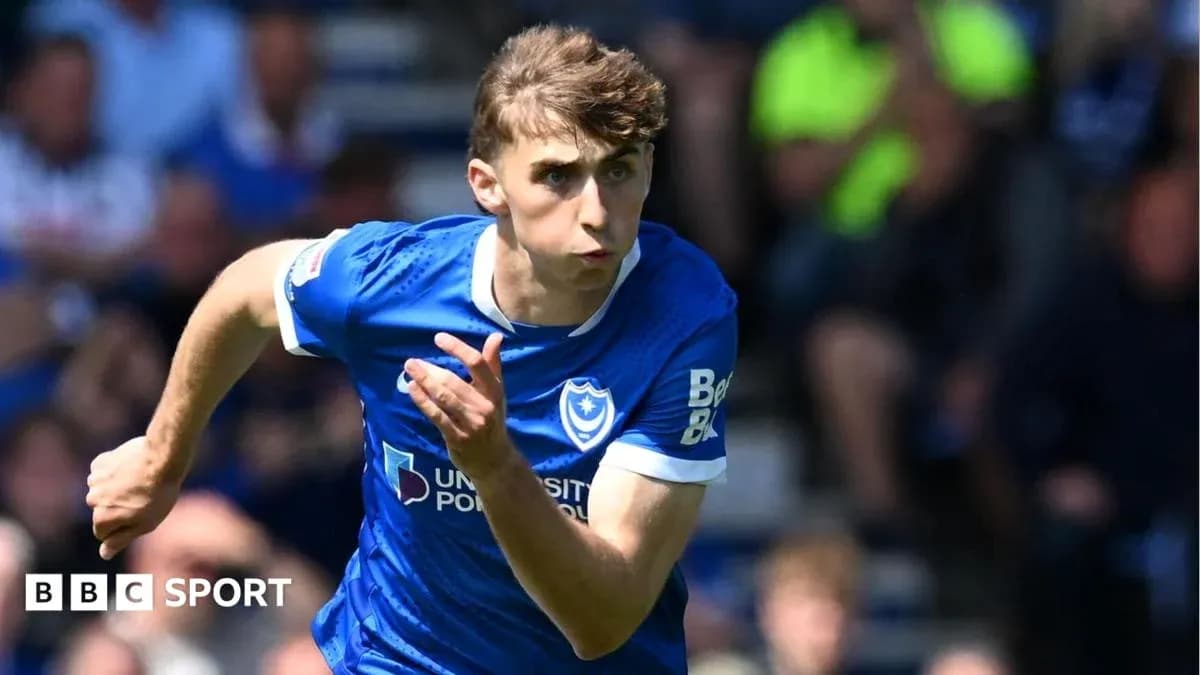 Joueur de Portsmouth courant sur le terrain