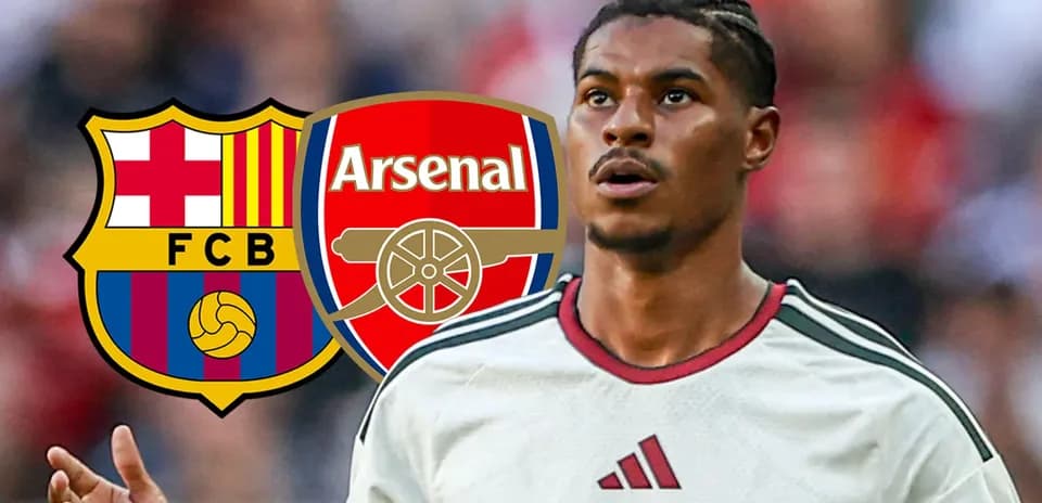 Joueur avec logos de Barcelone et Arsenal en arrière-plan