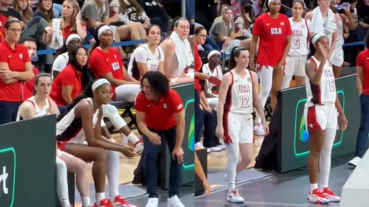 Entraîneuse discutant avec joueuses sur le banc