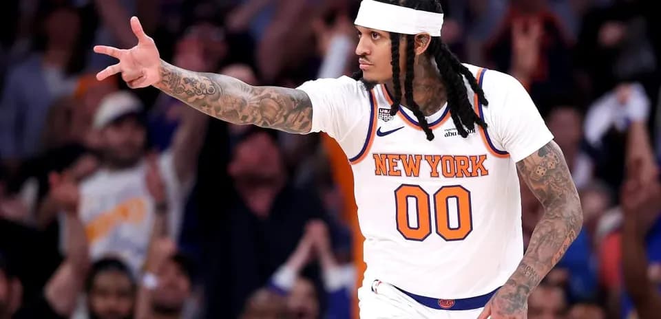 Joueur des New York Knicks célébrant un point marqué