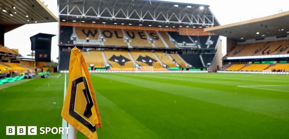 Vue du terrain au stade des Wolves avant le match