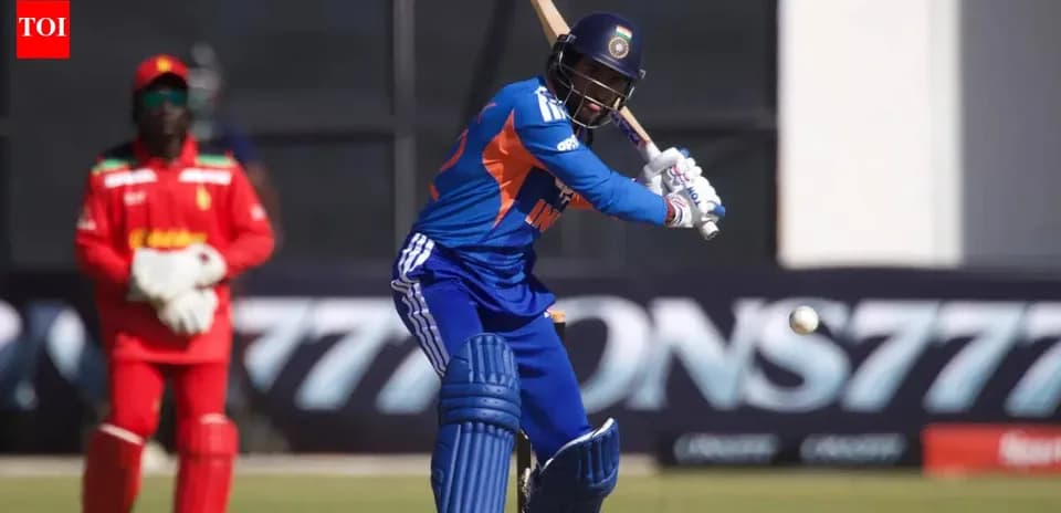 Joueur de cricket frappant la balle lors d'un match