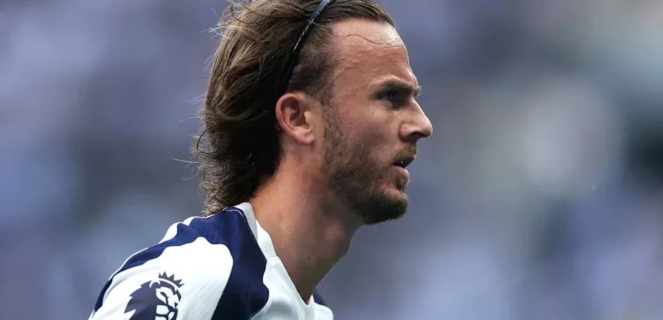 Joueur de Tottenham en profil pendant le match