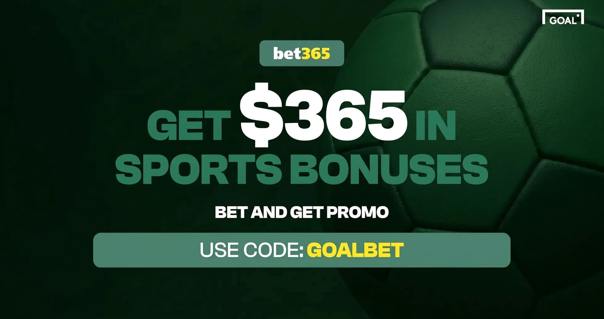 Balle de football sur fond vert avec offre promotionnelle