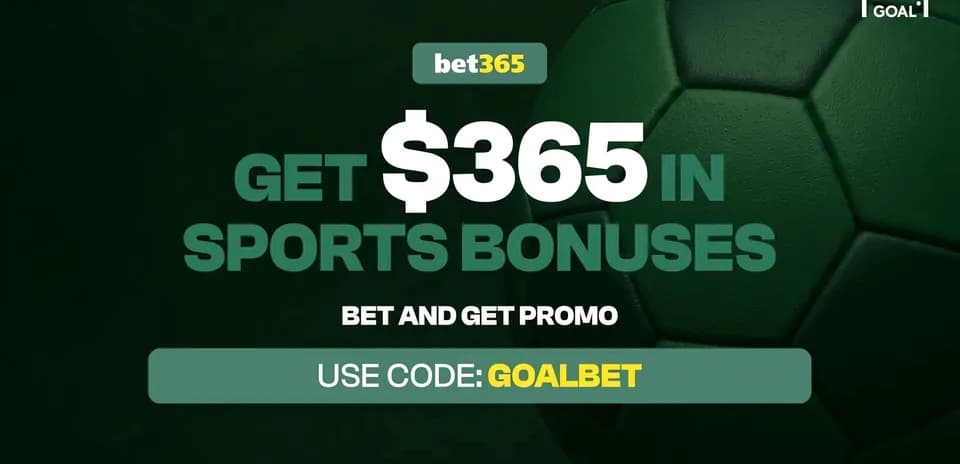 Balle de football sur fond vert avec offre promotionnelle