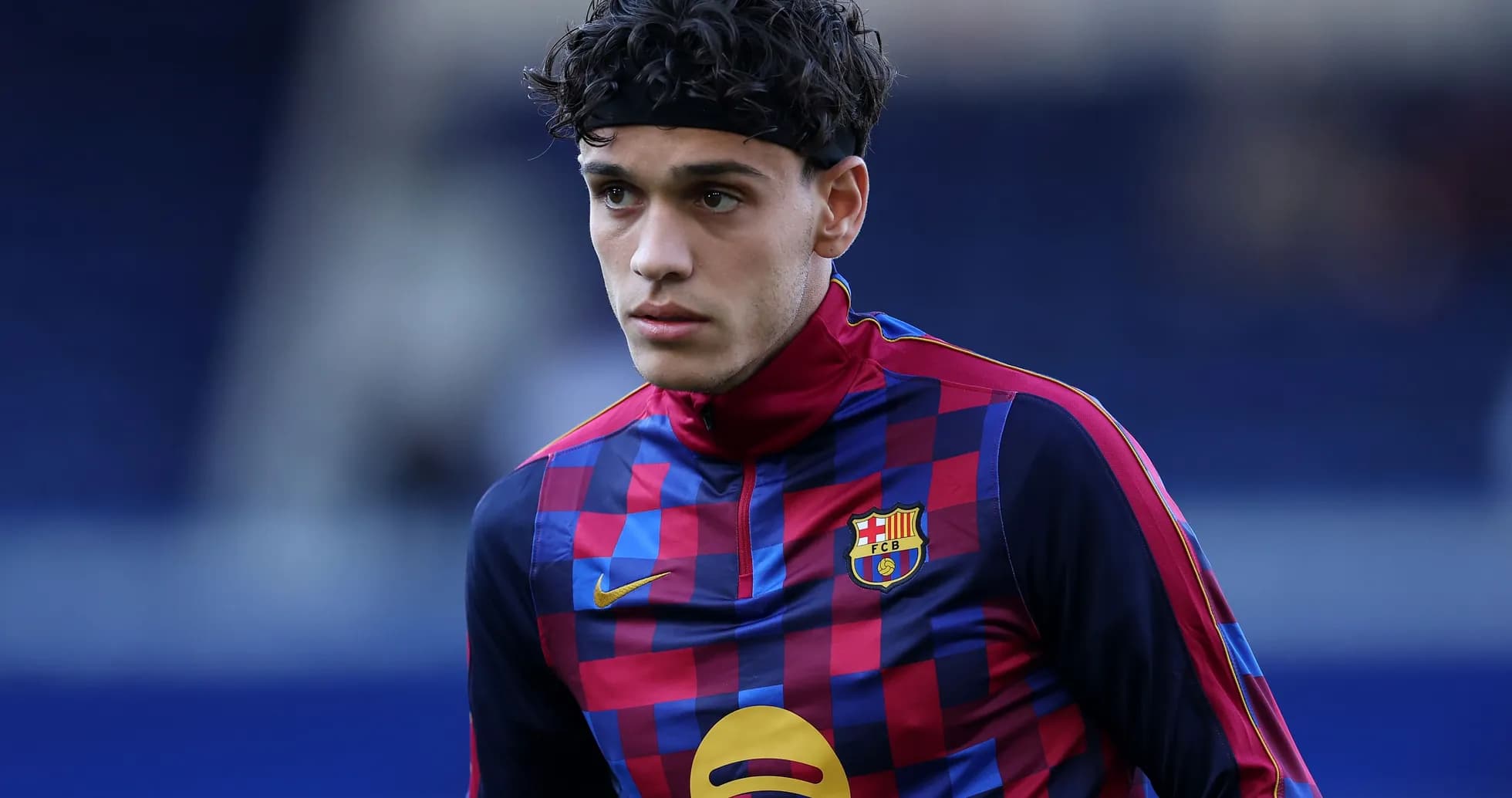 Joueur de Barcelone s'échauffant avant le match