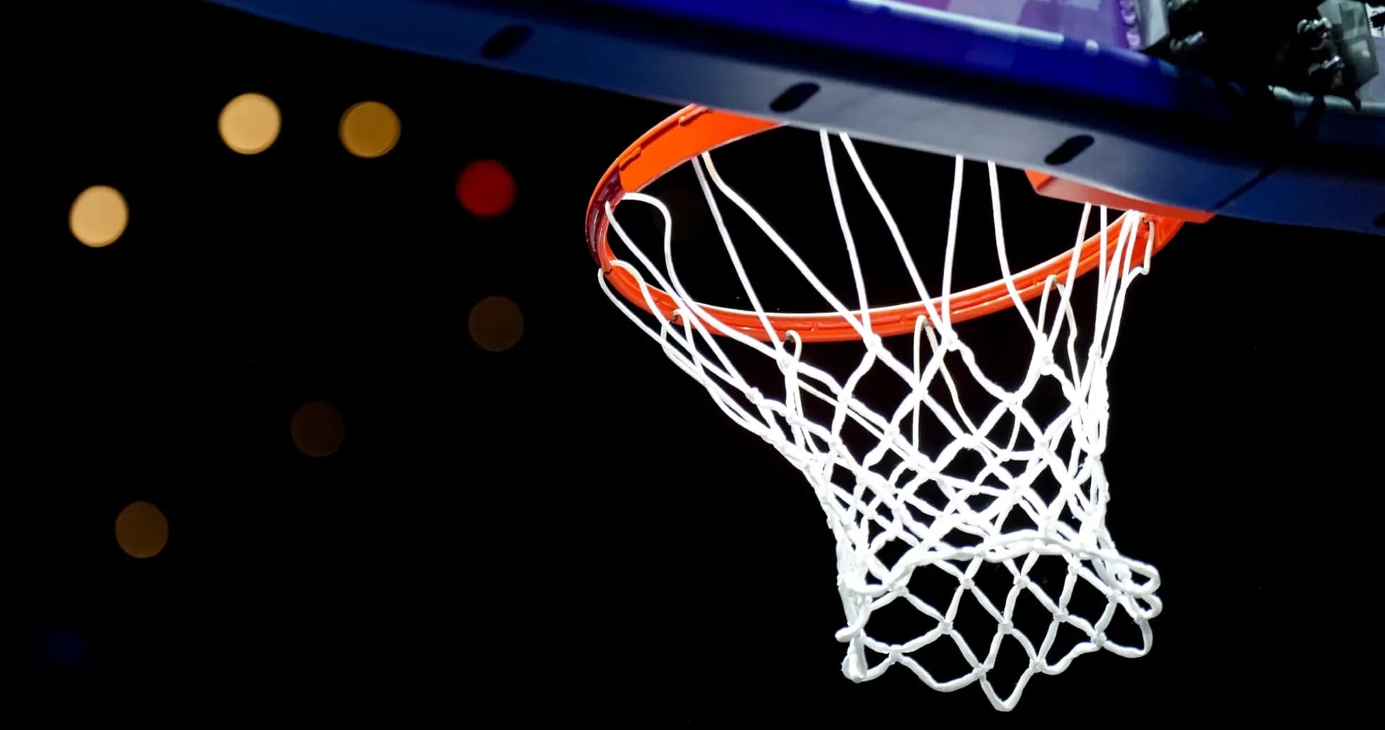 Panier de basket avec filet suspendu