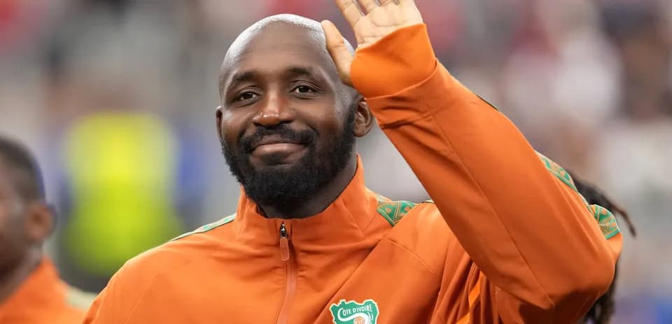 Joueur saluant avant le début du match