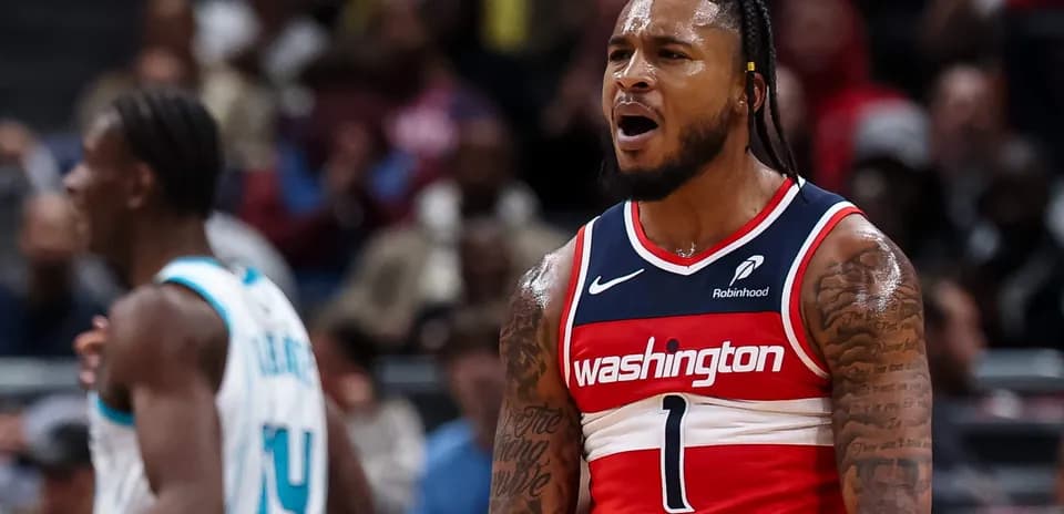 Joueur des Washington Wizards célébrant un point marqué
