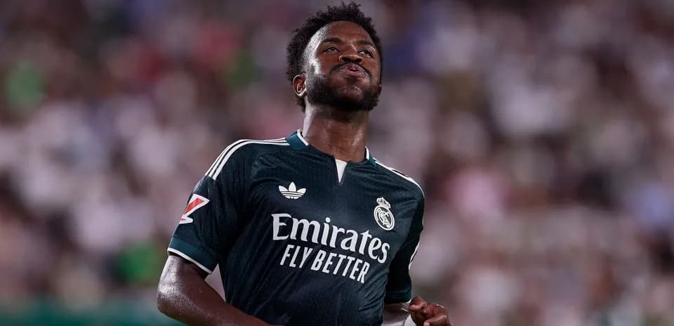 Joueur de football avec maillot du Real Madrid