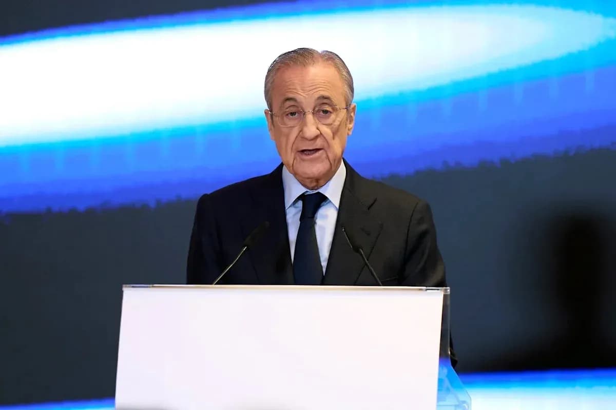 Président parlant lors d'une conférence de presse