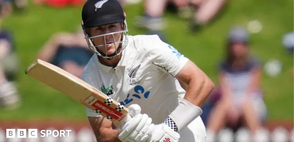 Joueur de cricket frappant la balle avec une batte