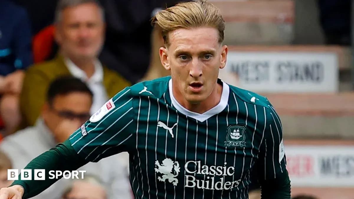 Joueur de Plymouth Argyle en action sur le terrain