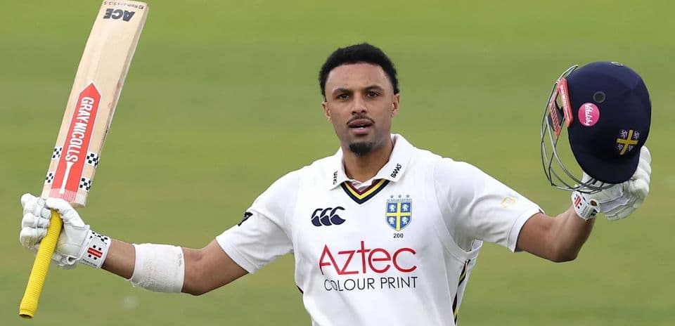 Emilio Gay frappe 141 alors que Durham domine Lancashire en Division Deux