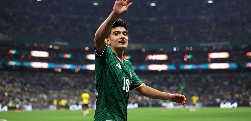 Liverpool suit un prodige mexicain de 17 ans en vue d’un transfert estival