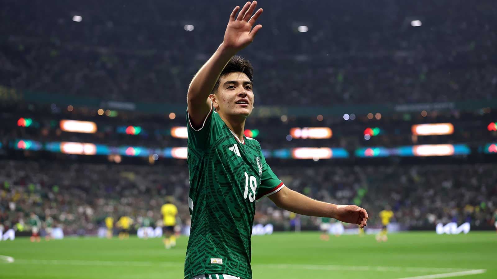 Liverpool suit un prodige mexicain de 17 ans en vue d’un transfert estival