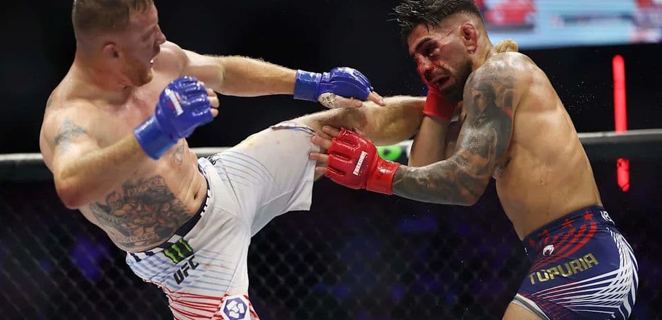 Justin Gaethje Défend Ilia Topuria : « Il n’a pas abandonné sur le tabouret »