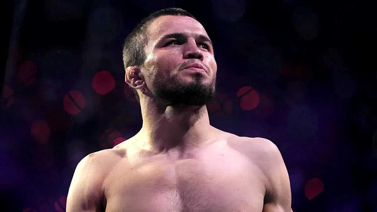 Lutte libre, combattant se tenant sur le ring Lutte libre, combattant se tenant sur le ring