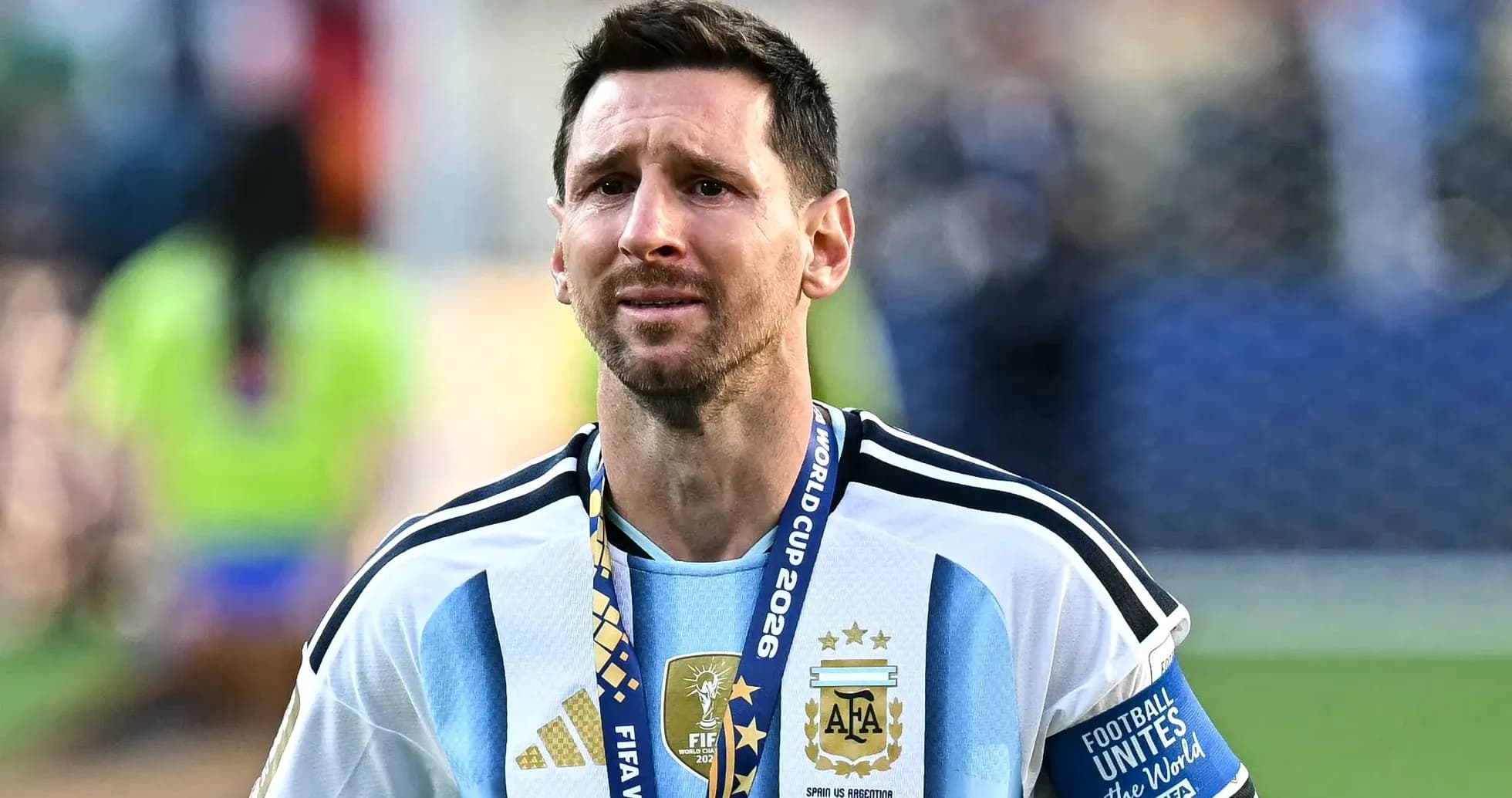 Lionel Messi avec médaille après une finale de Coupe du Monde Lionel Messi avec médaille après une finale de Coupe du Monde