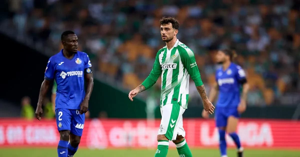 Joueurs de Betis et Getafe sur le terrain Joueurs de Betis et Getafe sur le terrain