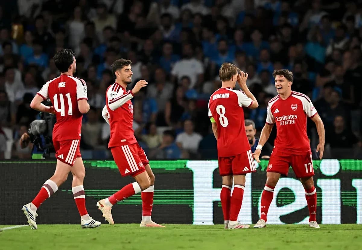 Joueurs d'Arsenal célébrant un but lors du match Joueurs d'Arsenal célébrant un but lors du match