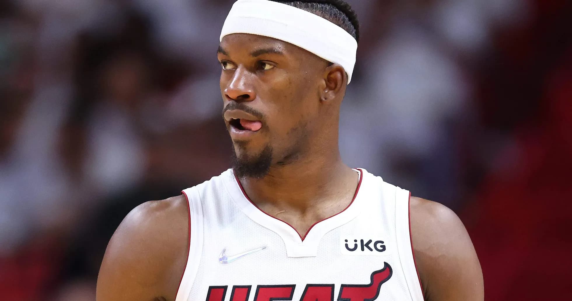 Joueur des Miami Heat en action sur le terrain Joueur des Miami Heat en action sur le terrain