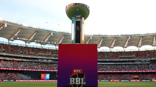 Trophée KFC BBL au stade plein de spectateurs Trophée KFC BBL au stade plein de spectateurs