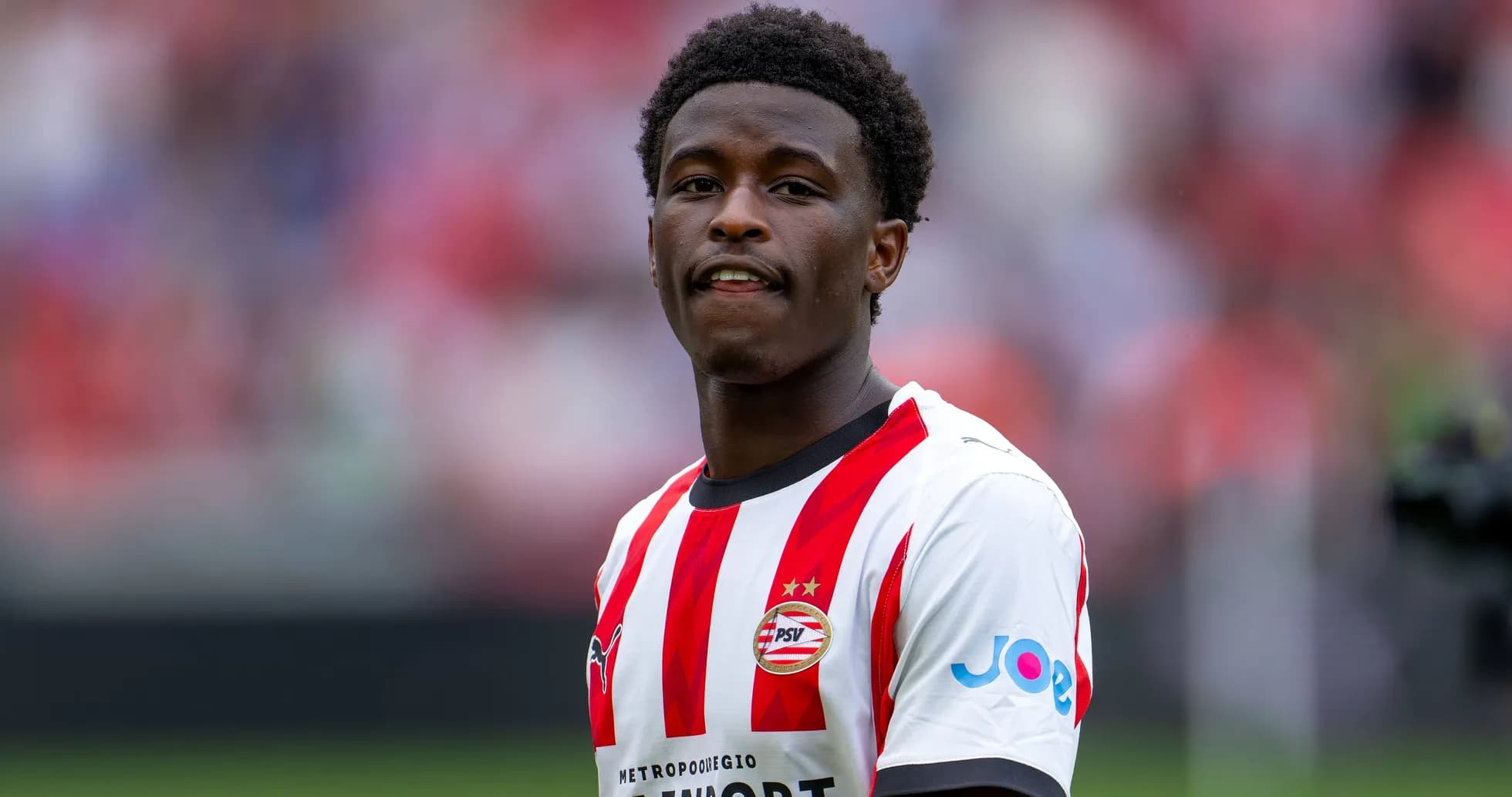 Joueur de PSV portant le maillot de l'équipe Joueur de PSV portant le maillot de l'équipe