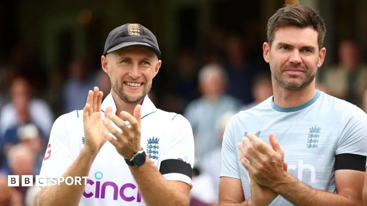 Joueurs anglais applaudissant sur le terrain de cricket Joueurs anglais applaudissant sur le terrain de cricket